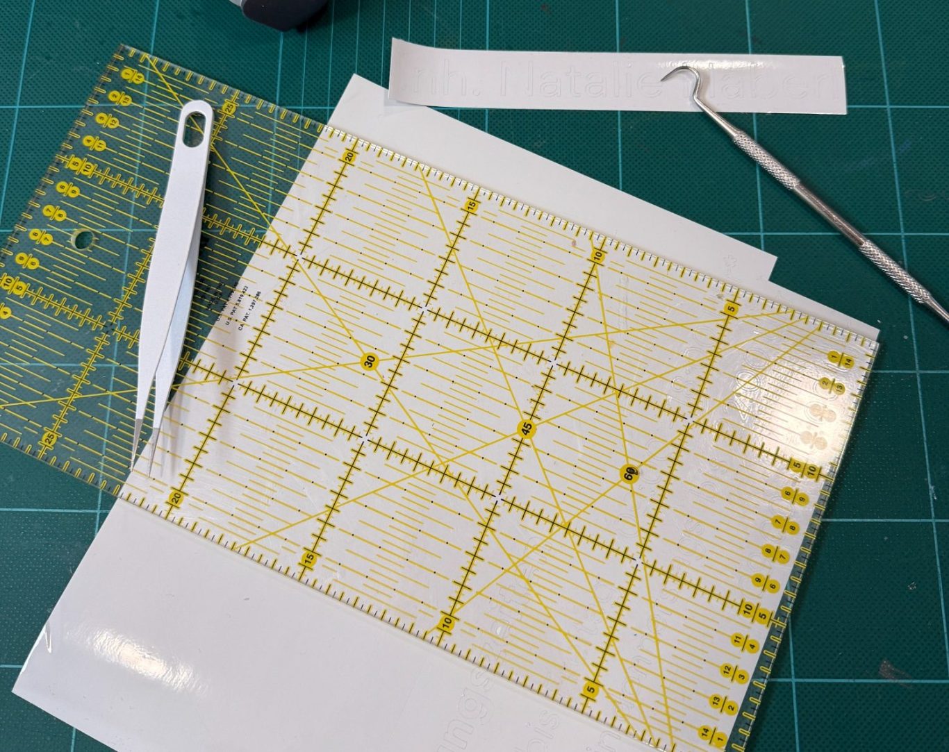 Arbeitsplatz Bild Arbeitsplatz mit Werkzeug und Vinylfolie